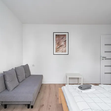 Golden - Bright And Cozy - Center - Kred Warsaw